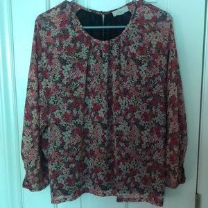 Quarter length sleeve blouse